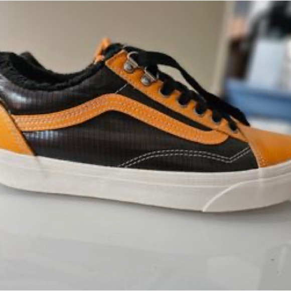 #51❤️ Brand new Vans all leather weather MTE sneakers - Picture 4 of 12